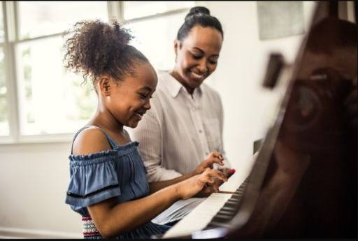5 Benefícios Impressionantes do Ensino Musical para Crianças